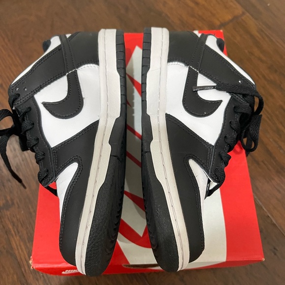 Nike Dunks Panda - Picture 7 of 9